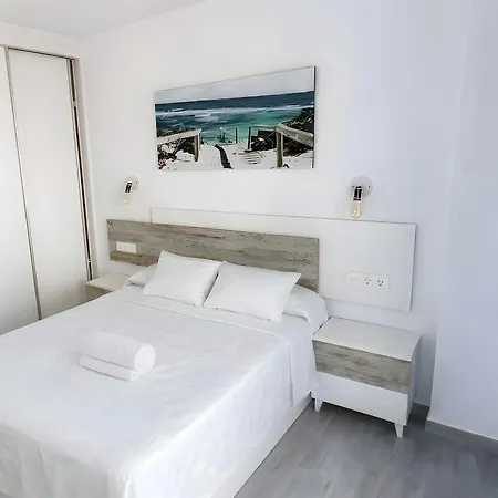 Zona Centrica Conil Solo Alquilamos A Parejas Y Familias *