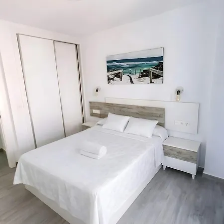 Zona Centrica Conil Solo Alquilamos A Parejas Y Familias Apartment *